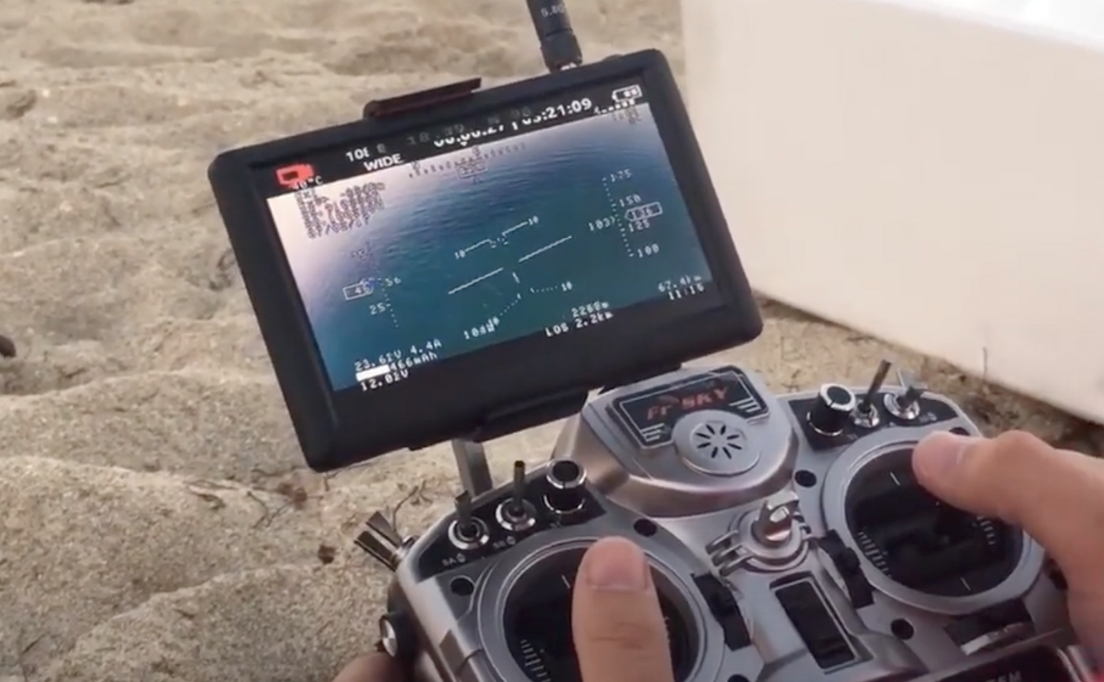 Little Pilot 5" FPV LCD Monitor with 5.8GHz receiver and HDMI input